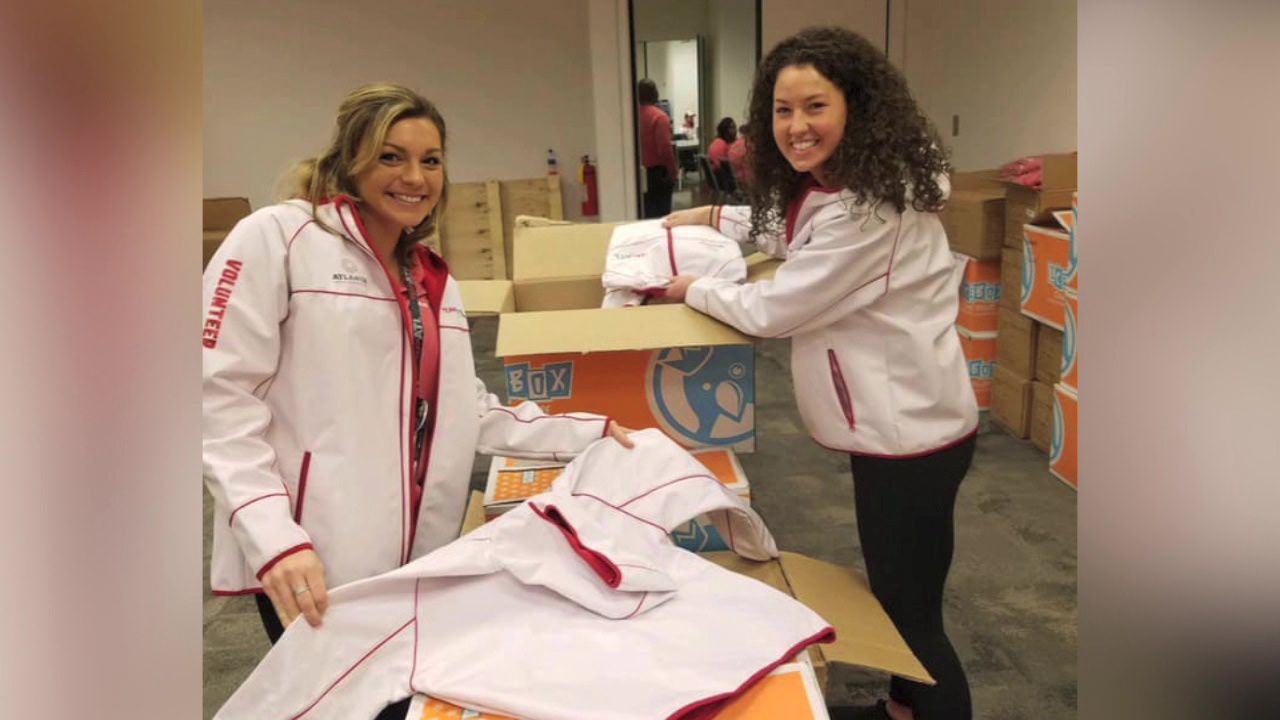 UNOH students volunteer for Super Bowl LIII 2.jpg